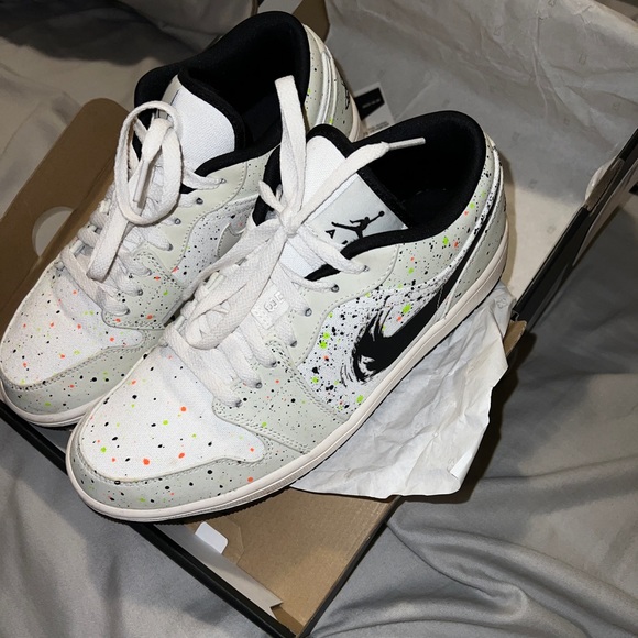 Jordan 1 Low “Brushstroke” - Picture 5 of 8